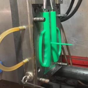 plastic handle injected, 2 cavity